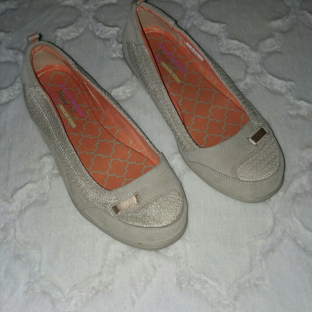 Skechers spectrum dabble slip ons 9